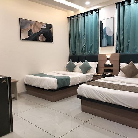 Hotel Paris Plaza Ahmadabad Zewnętrze zdjęcie