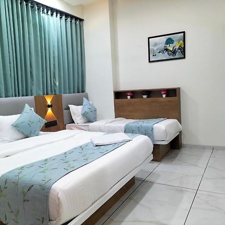 Hotel Paris Plaza Ahmadabad Zewnętrze zdjęcie