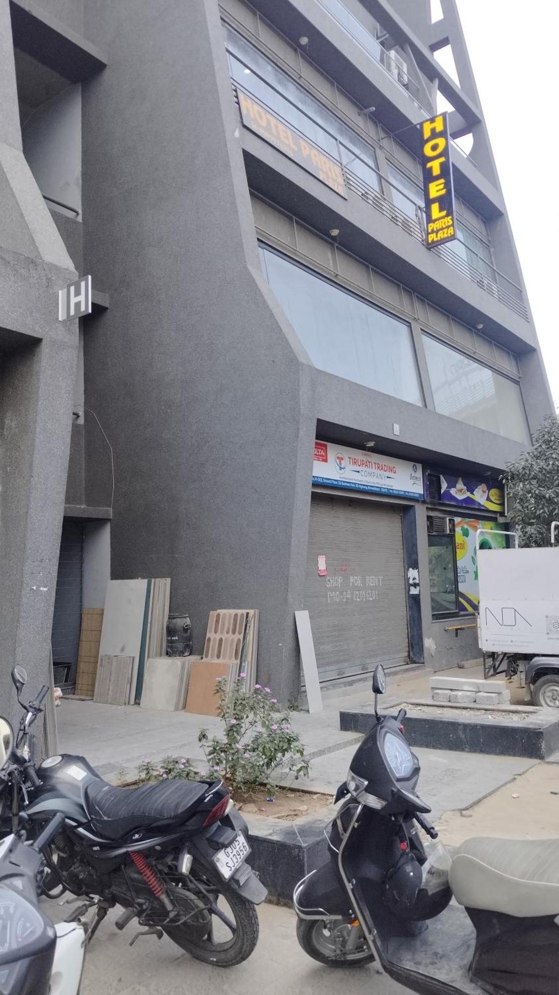 Hotel Paris Plaza Ahmadabad Zewnętrze zdjęcie