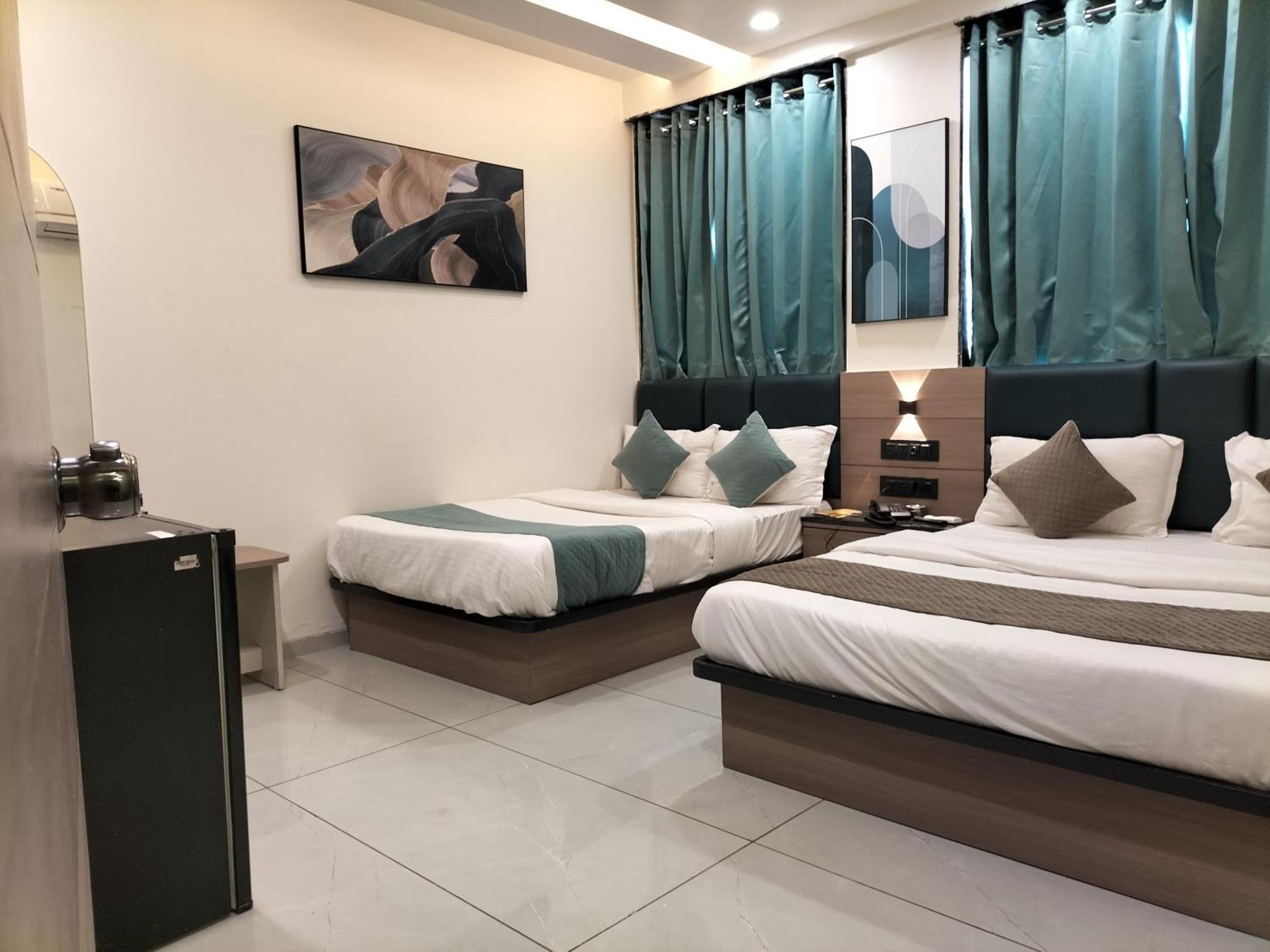 Hotel Paris Plaza Ahmadabad Zewnętrze zdjęcie