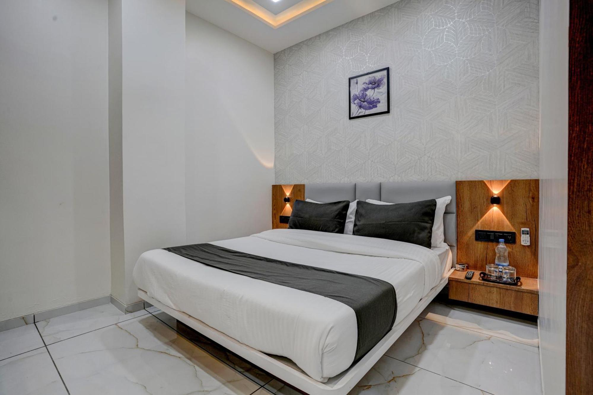 Hotel Paris Plaza Ahmadabad Zewnętrze zdjęcie