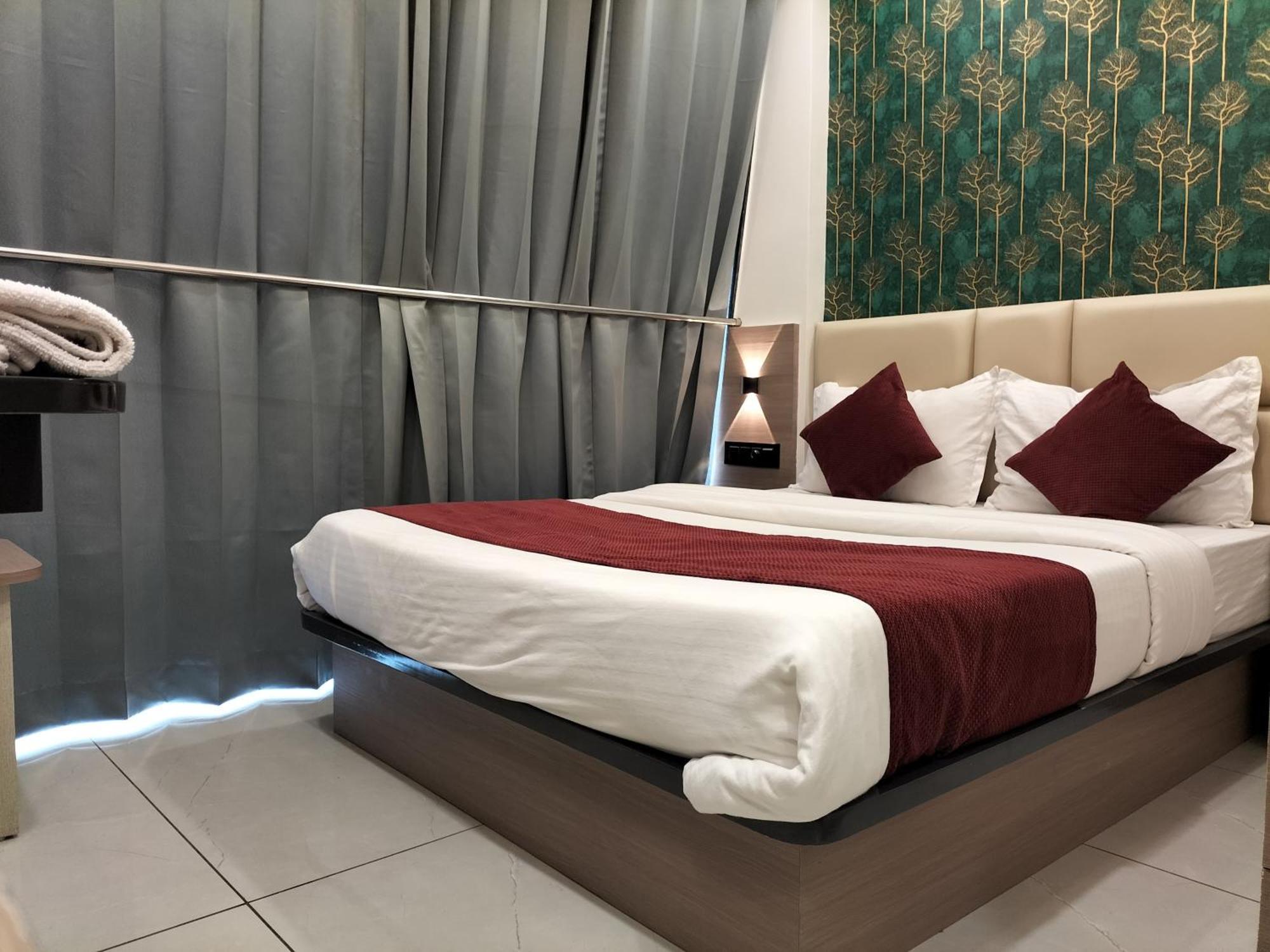 Hotel Paris Plaza Ahmadabad Zewnętrze zdjęcie