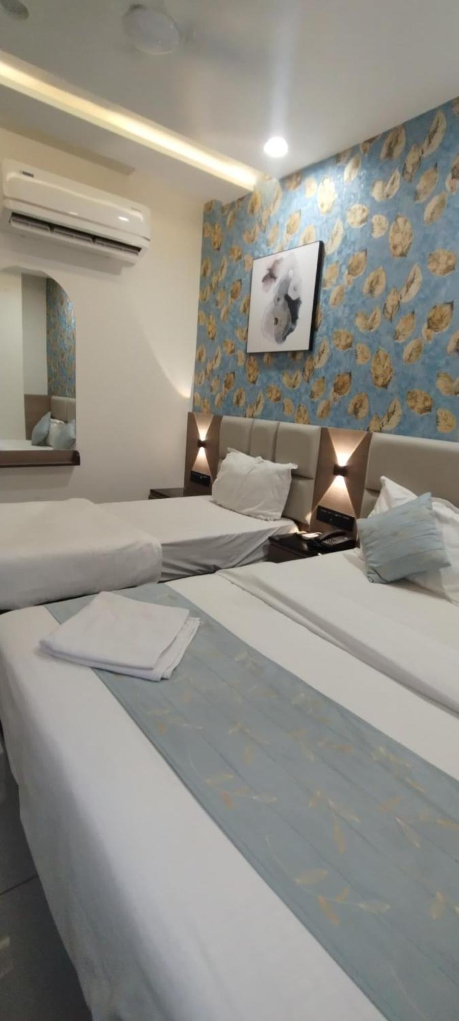 Hotel Paris Plaza Ahmadabad Zewnętrze zdjęcie