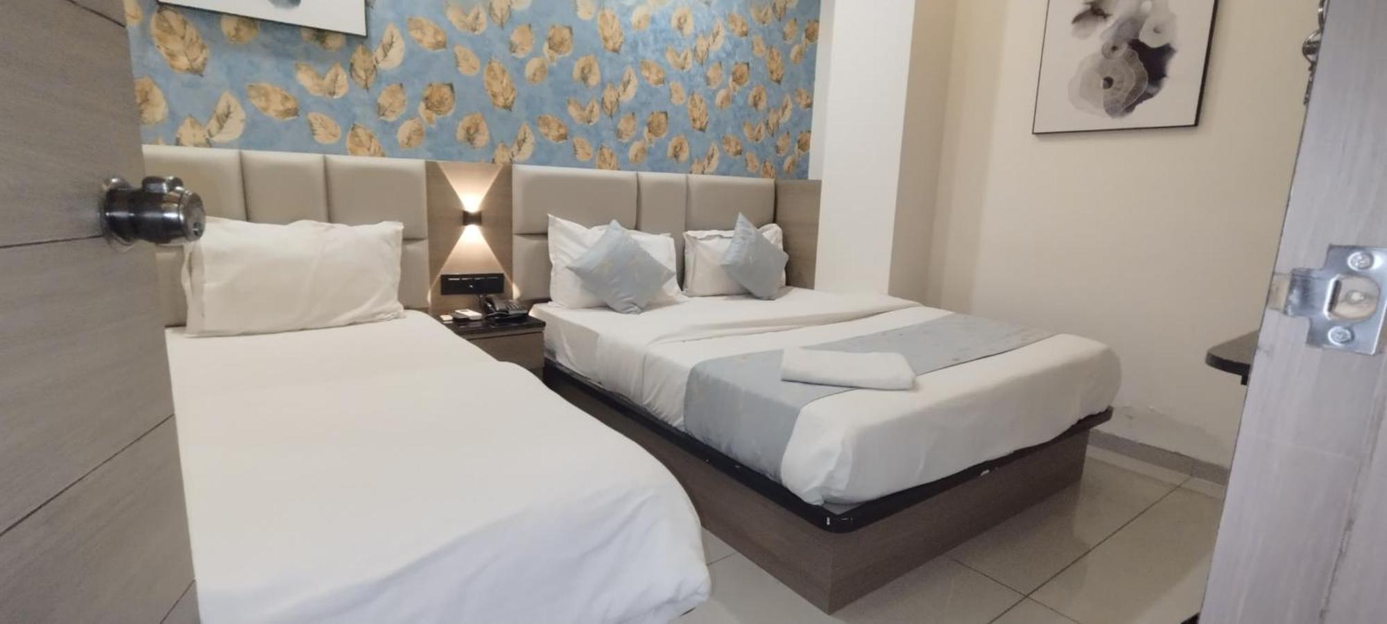 Hotel Paris Plaza Ahmadabad Zewnętrze zdjęcie